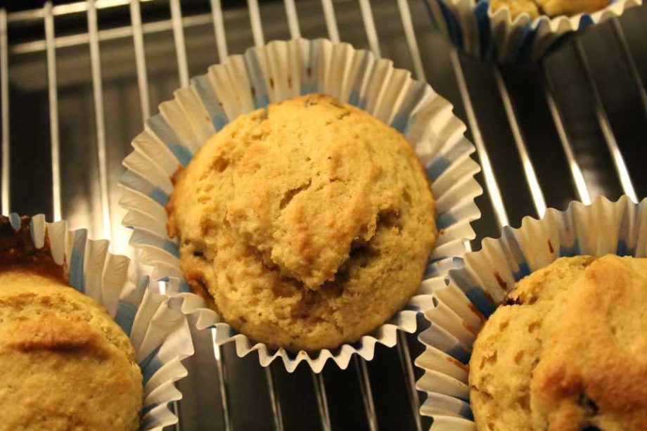 Bananscones med mørk chokolade